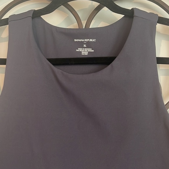 BANANA REPUBLIC MUSCLE CROP TANK CHARCOAL GRAY SIZE EXTRA LARGE - Picture 3 of 7